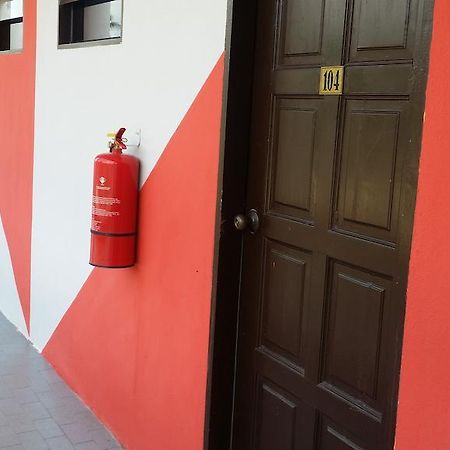 Hji Residensi Hotel Kuah Exterior photo